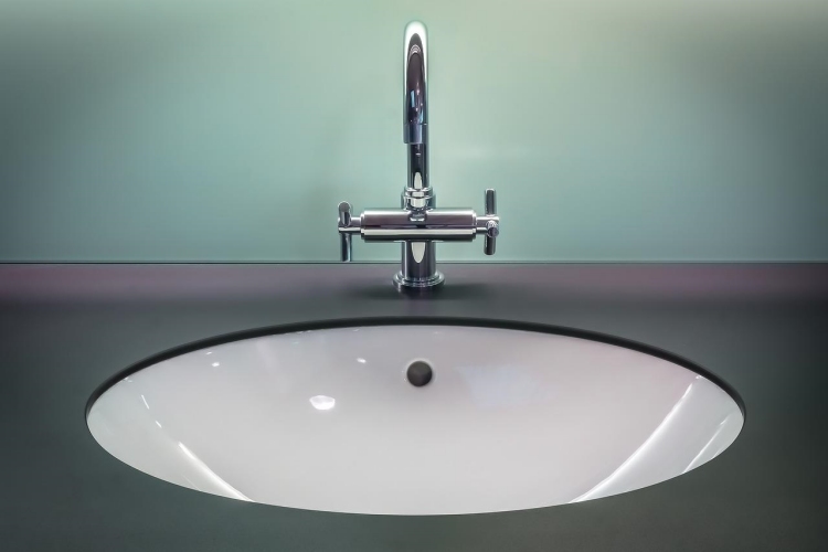 Düşen Lavabo Nasıl Yapıştırılır?