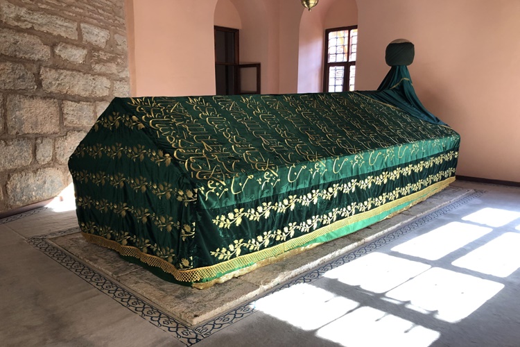 Ebu Şeybe El-Hudri Türbesi Nerede?
