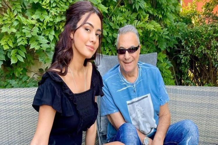  Ece Ronay Instagram Hesabı Nedir?