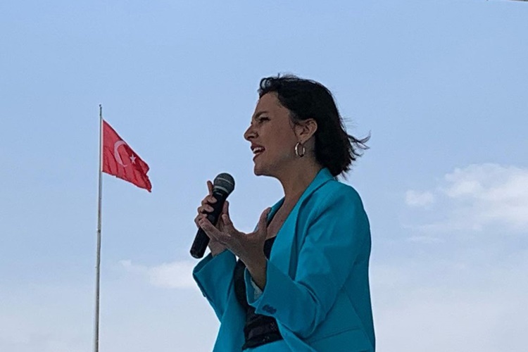 Ece Üner Show TV’den Neden Ayrıldı?