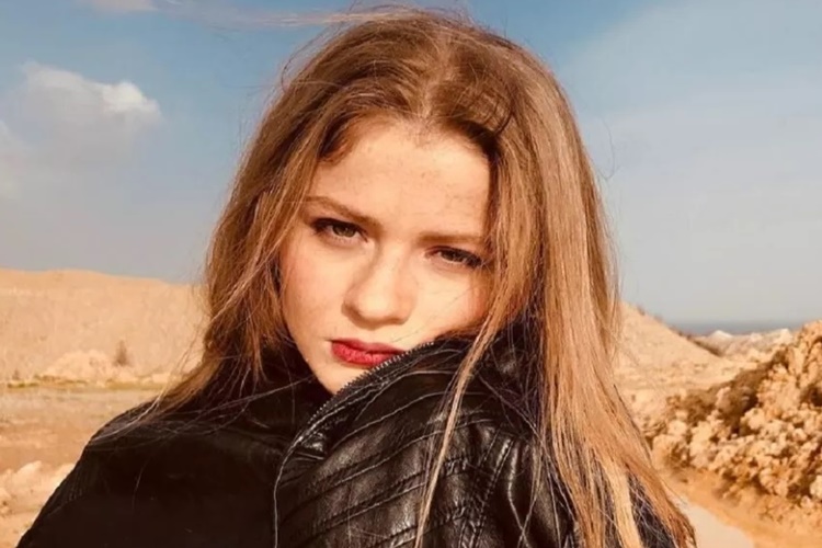 Ecem Uzun Evli Mi?