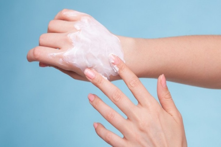 El Çatlakları Hangi Vitamin Eksikliğinden Olur?