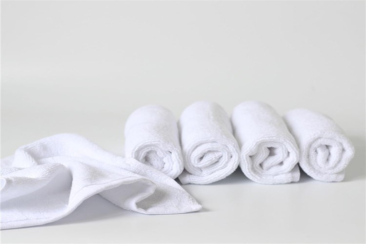 El Havluları Çamaşır Makinesinde Kaç Derecede Yıkanır?