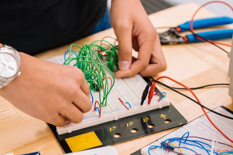 Elektrik Mezunu Ne İş Yapar?