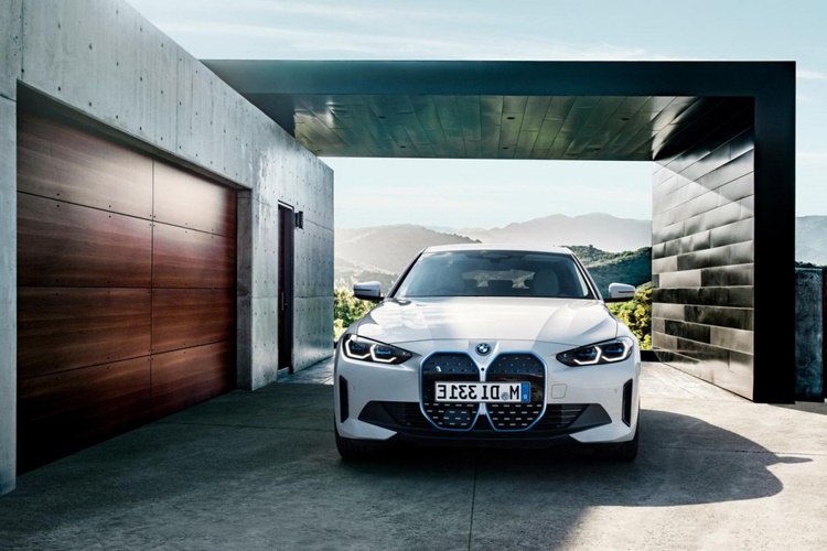 Elektrikli BMW i4 Almanya Fiyatı Nedir?