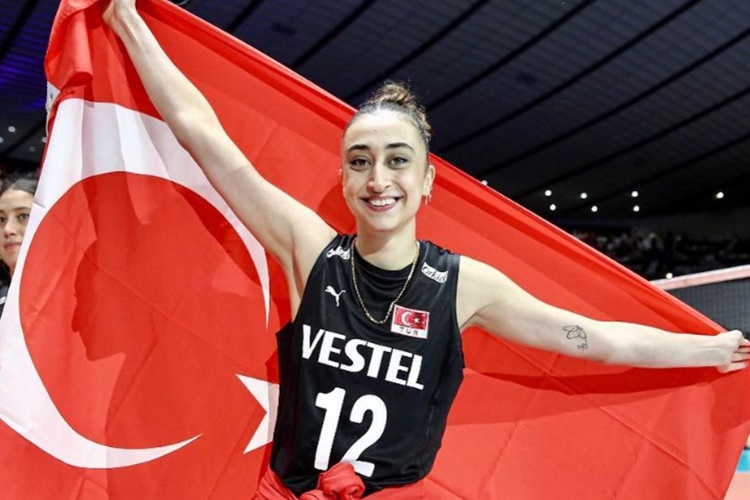 Elif Şahin Hangi Üniversite Mezunu?