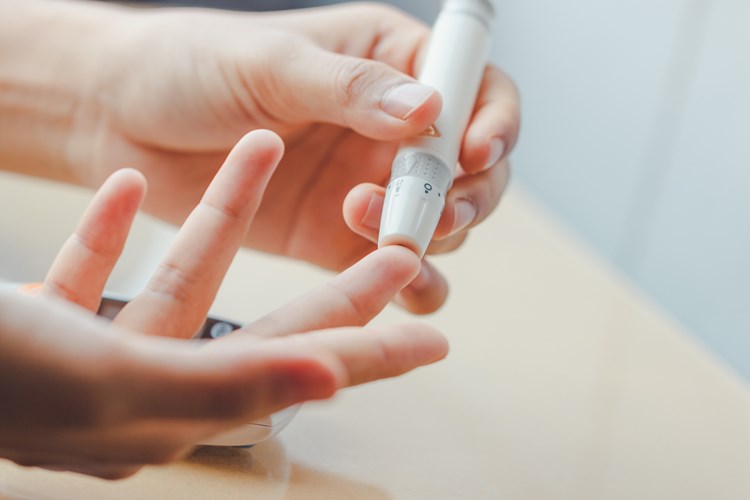 Elma Kan Şekerini Yükseltir Mi?