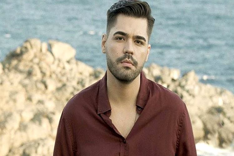 Emir Can İğrek, Yeni Şarkısı “Kor” İle Yine Gündeme Oturdu