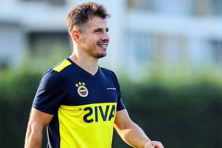 Emre Belözoğlu Hangi Takımı Çalıştırıyor?