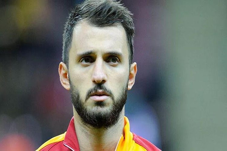 Emre Çolak Kimdir?