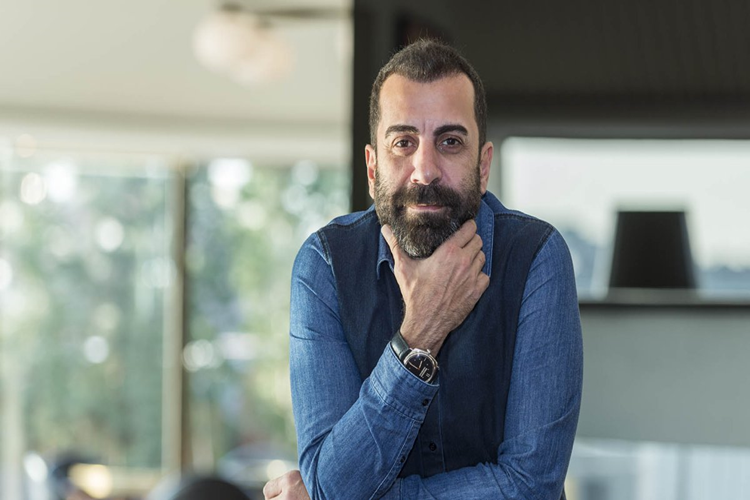 Emre Karayel Saç Ektirdi Mi?