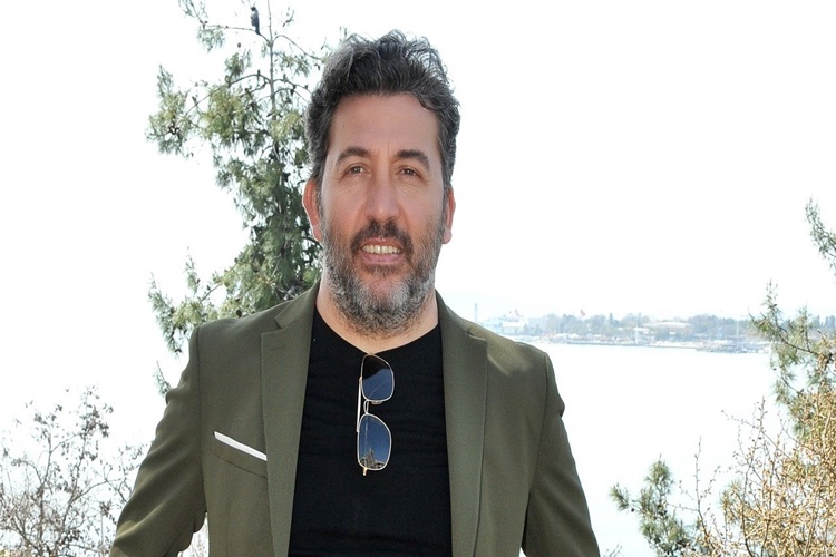 Emre Kınay’ın Sevgilisi Kimdir?