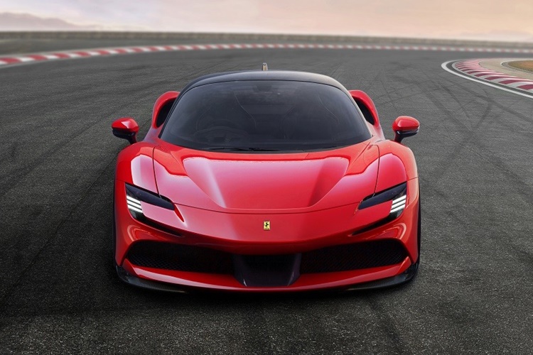 En Hızlı Ferrari Modeli Nedir?