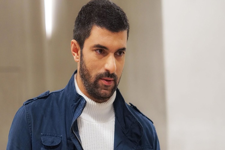 Engin Akyürek Anne Ve Babası Kimdir?