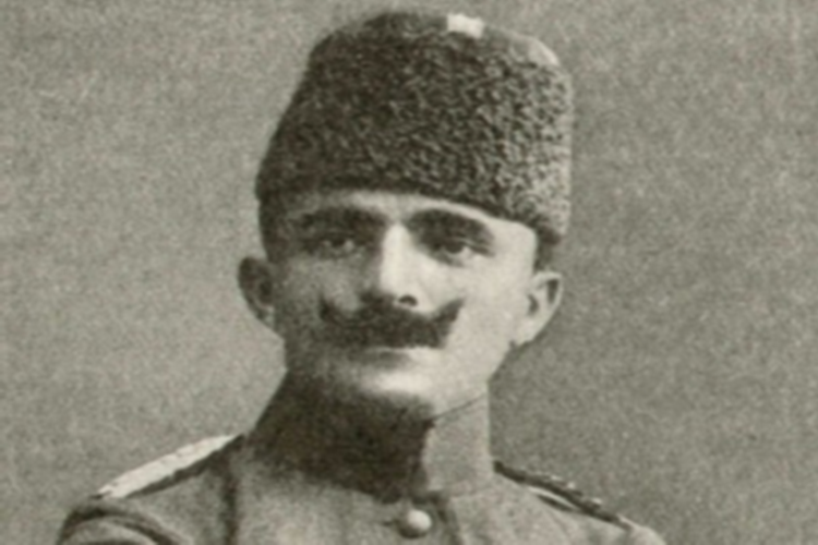 Enver Paşa Boyu Kaçtı?