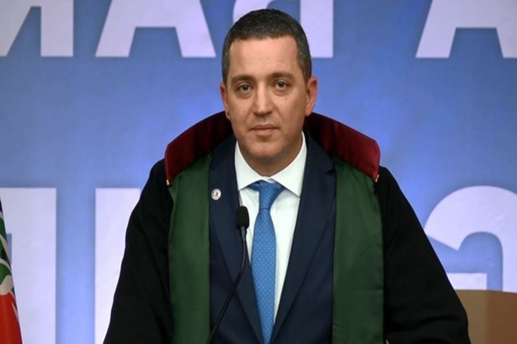Erinç Sağkan Alevi Mi?