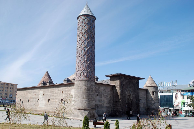 Erzurum Yakutiye’nin 2023 Nüfusu Kaçtır?