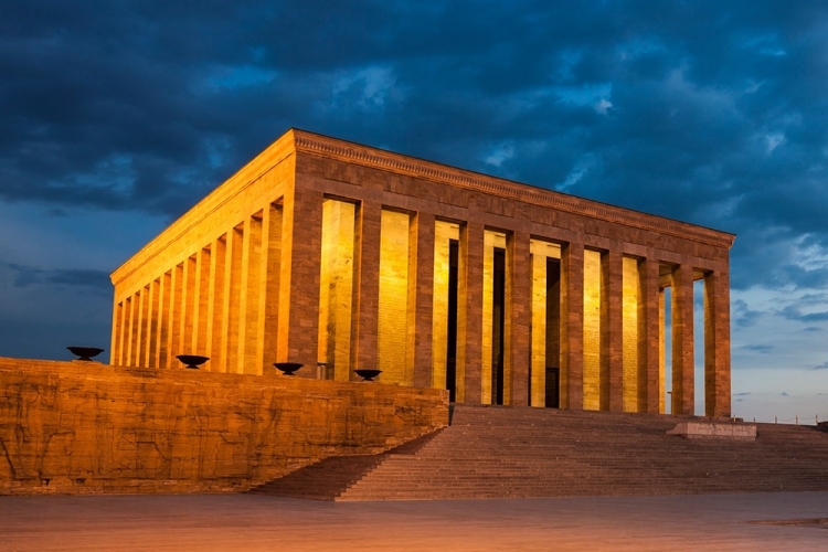 Esenboğa Havalimanından Anıtkabir’e Nasıl Gidilir?