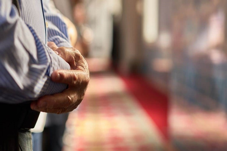 Eşini Çıplak Görmek Namazı Bozar Mı?