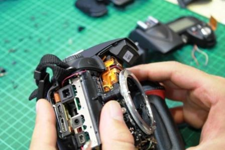 Eski Fotoğraf Makinesi Tamiri Nasıl Yapılır?