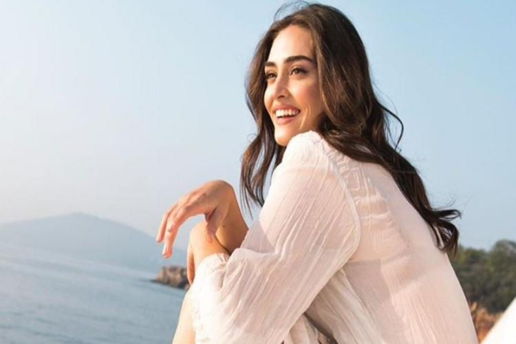 Esra Bilgiç Aslen Nereli?