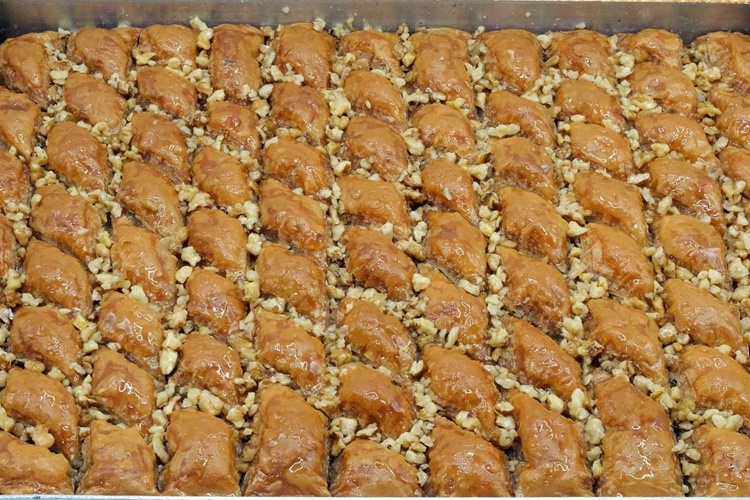 Ev Baklavası Buzdolabına Konur Mu?