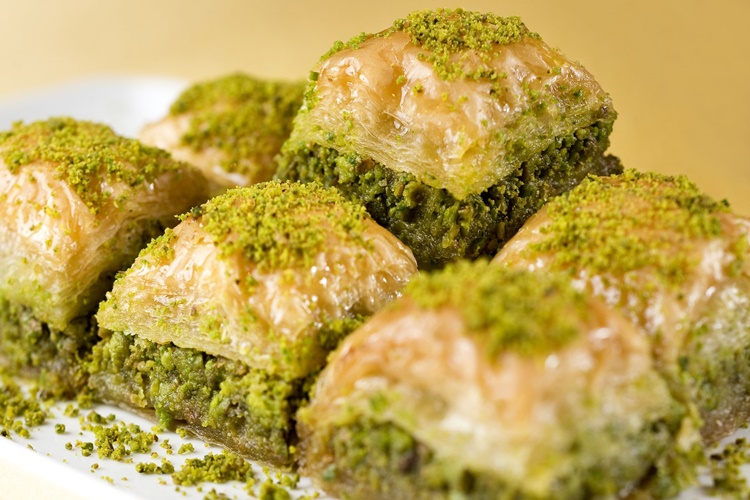 Ev Baklavası Ocakta Pişer Mi?