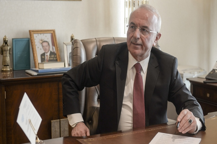 Fahri Kasırga Kaç Yaşındadır?