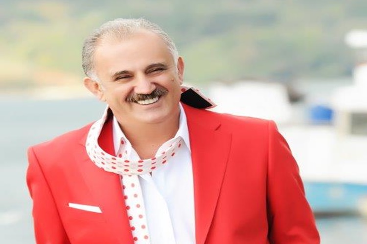 Faik Öztürk Kimdir?