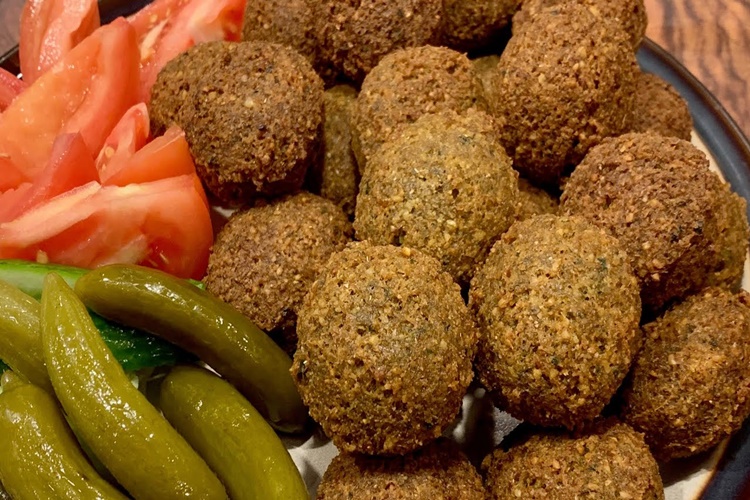 Falafel Yanına Ne Gider?