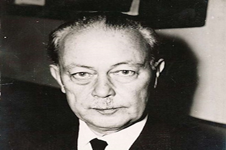 Falih Rıfkı Atay’ın Boyu Kaçtır?
