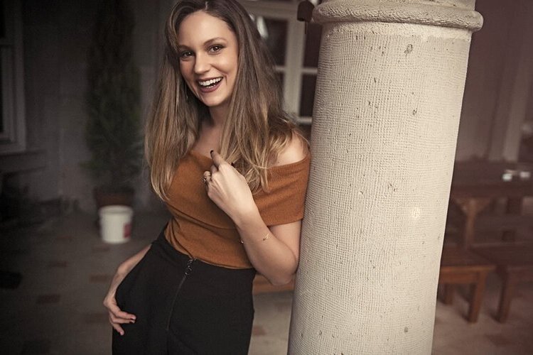 Farah Zeynep Abdullah Aslen Nereli?