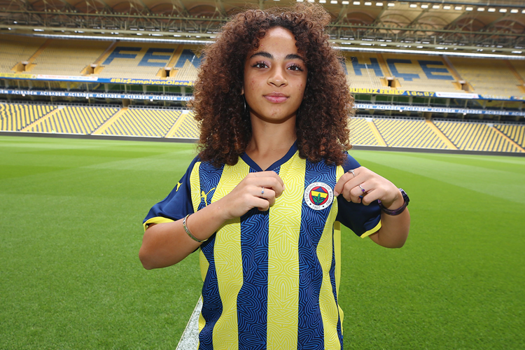 Fenerbahçe Kadın Futbol Takımı Oyuncusu Berdan Bozkurt Kimdir?