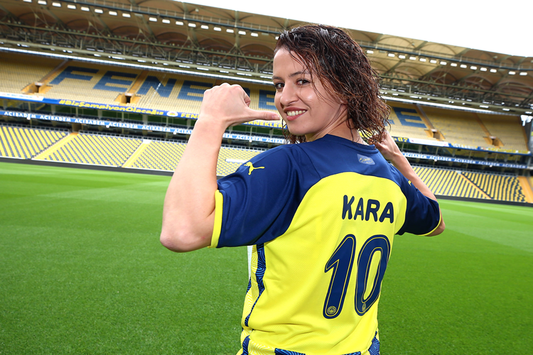 Fenerbahçe’nin Gözde Kadın Futbolcusu Fatma Kara Şahinbaş Kimdir?