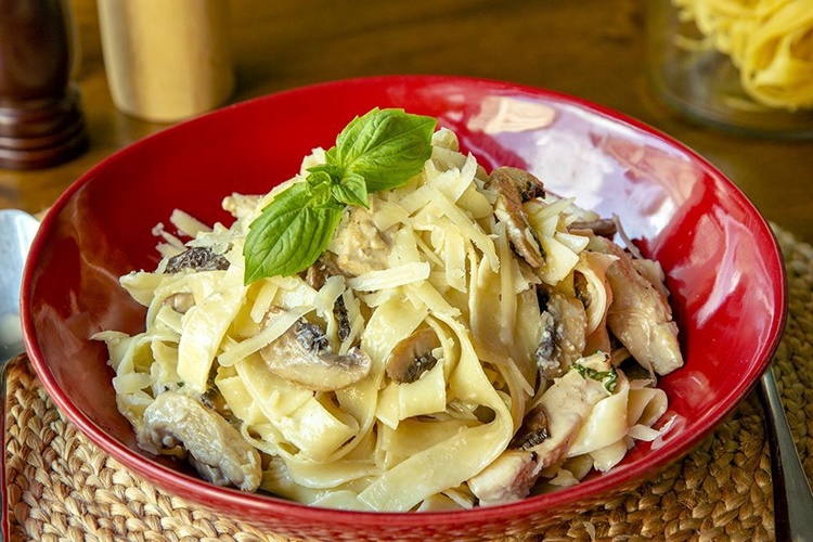 Fettucini Yanına Ne Gider?