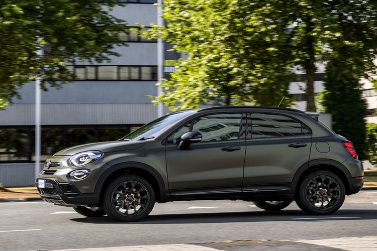 Fiat 500x İtalya'da Hangi Araçla Aynı Bantta Üretilmektedir?