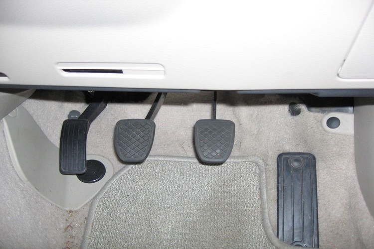 Fren Pedalı Neden Sertleşir?