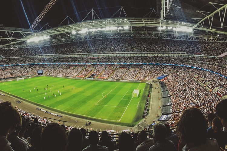 Futbol Kulüpleri Dernek Mi?