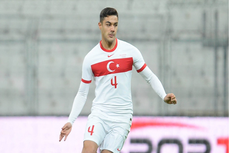 Futbolcu Ozan Kabak Hangi Takımda Oynuyor?