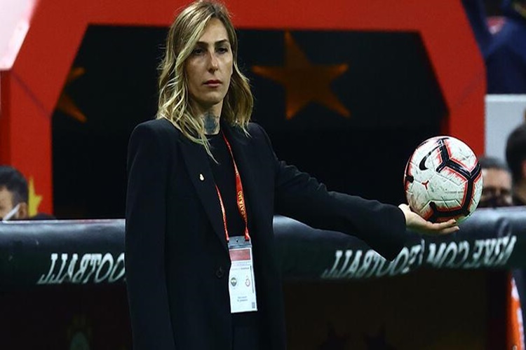 Galatasaray Kadın Futbol Takımı Teknik Direktörü Nurcan Çelik Kimdir?