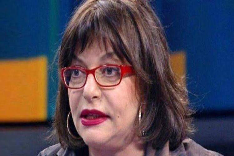 Mine Kırıkkanat Kimdir?