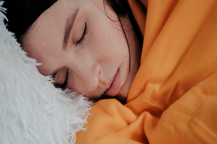 Gece Terlemesi Nasıl Geçer?