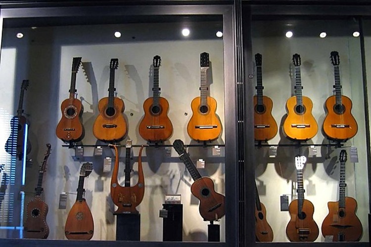 Gitar Ne Zaman Keşfedildi?