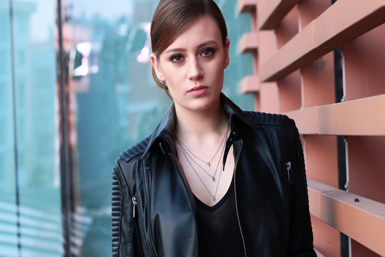 Gizem Karaca Eşi Ne İş Yapıyor?