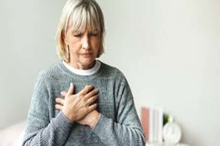 Gögüs Kafesi Ağrısı İçin Hangi Doktora Gidilir?