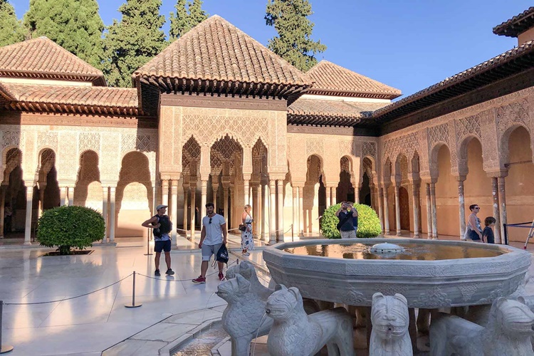 Granada 500 Yıl Sonra Okunan Ezan Nedir?