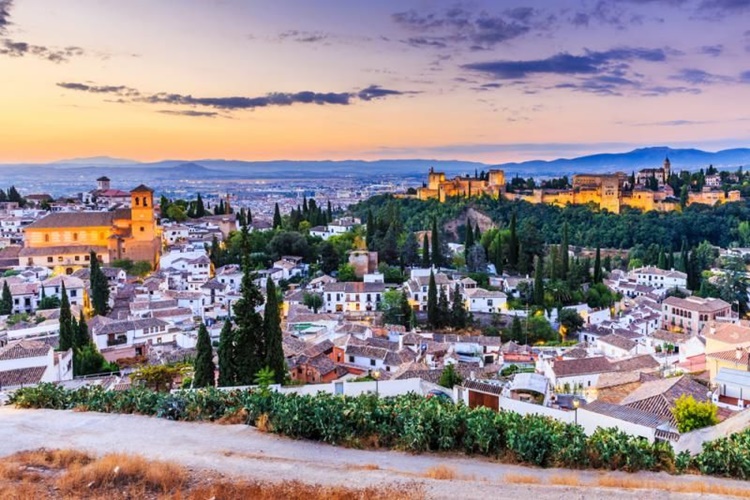 Granada’da Gezilecek Yerler Nereler?