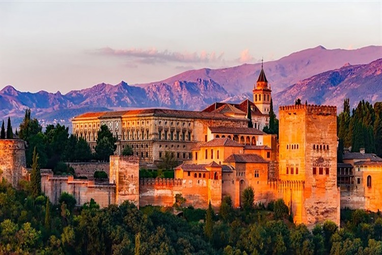 Granada Nasıl Bir Yer?