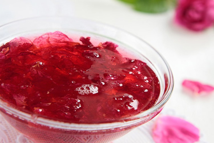 Gül Reçeli Neden Sert Olur?