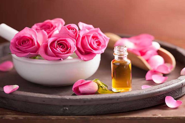 Gül Yağı Nasıl Yapılır?